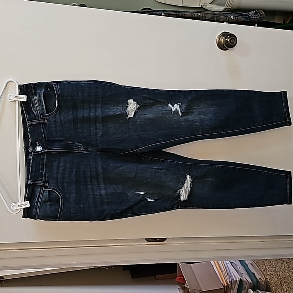 M Jeans by Maurices Mid Rise Skinny Blue Denim Jeans. Size Large short. Tattered